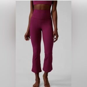 Athleta Elation ribbed cropped flare leggings exotic fuchsia size S tall